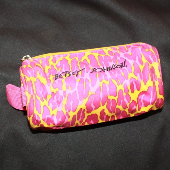 Betsey Johnson Leopard Makeup Bag - Picture 1 of 6